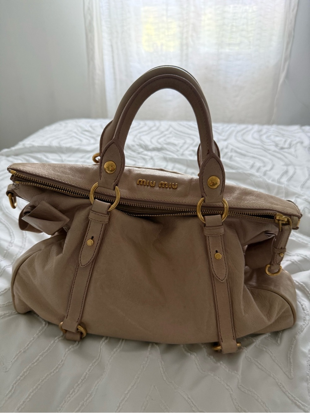 Miu Miu Vitello Bow Bag - Picture 3 of 9
